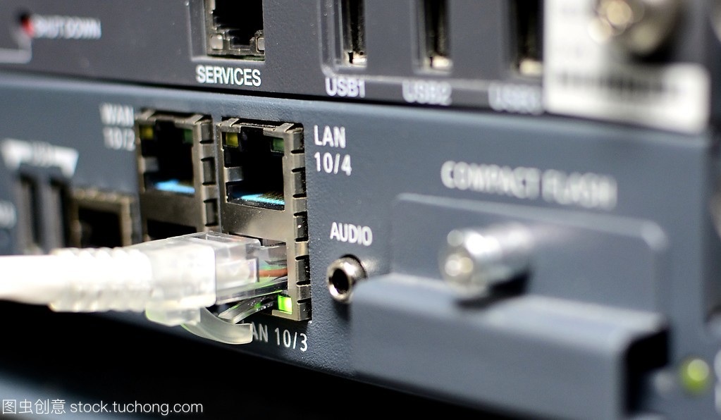 服務(wù)器與網(wǎng)絡(luò)設(shè)備 網(wǎng)絡(luò)電纜的橋梁作用